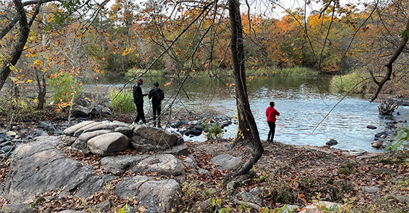 people along the Appomattox River Trail